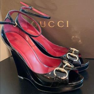 Gucci Patent Black Wedge w/wedge horse-bit